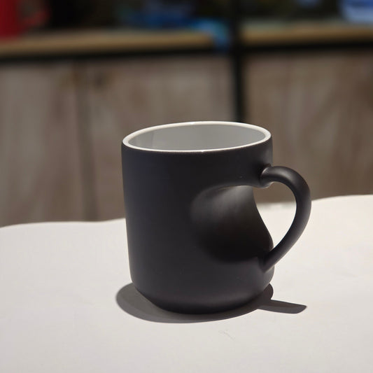 Black Heart Handle Magic Mug – Stylish Ceramic Coffee Mug